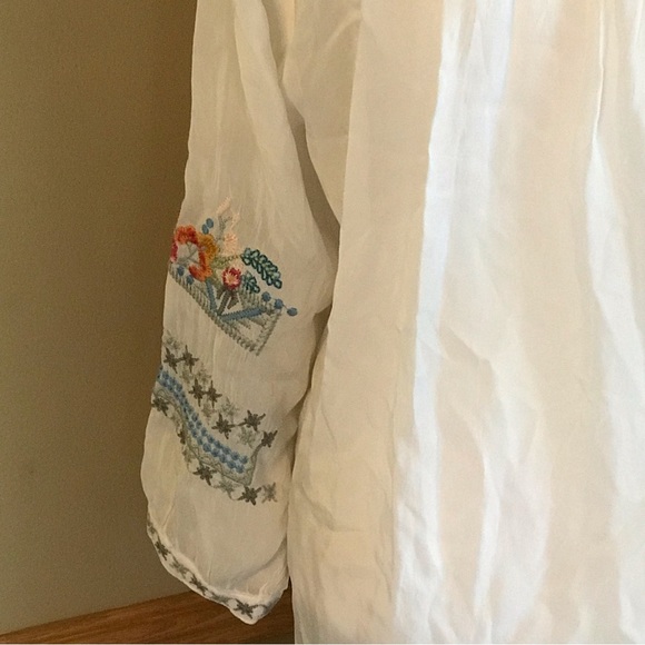 JOHNNY WAS White Rayon Tunic Blouse Top Colorful Floral EMBROIDERY Size Small - Picture 8 of 11